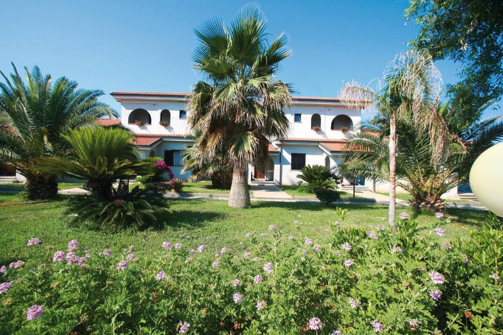 Villaggio Torre Ruffa Robinson Capo Vaticano Exterior photo